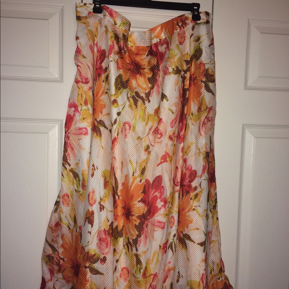 LAURA ASHLEY FLORAL PRINT SKIRT